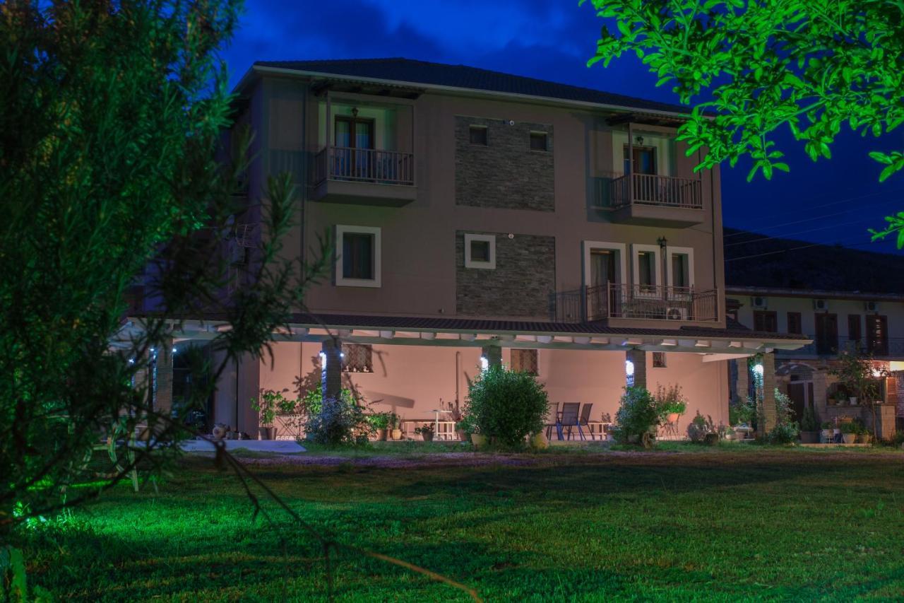 Akrolimnion Hotel Янина Екстериор снимка