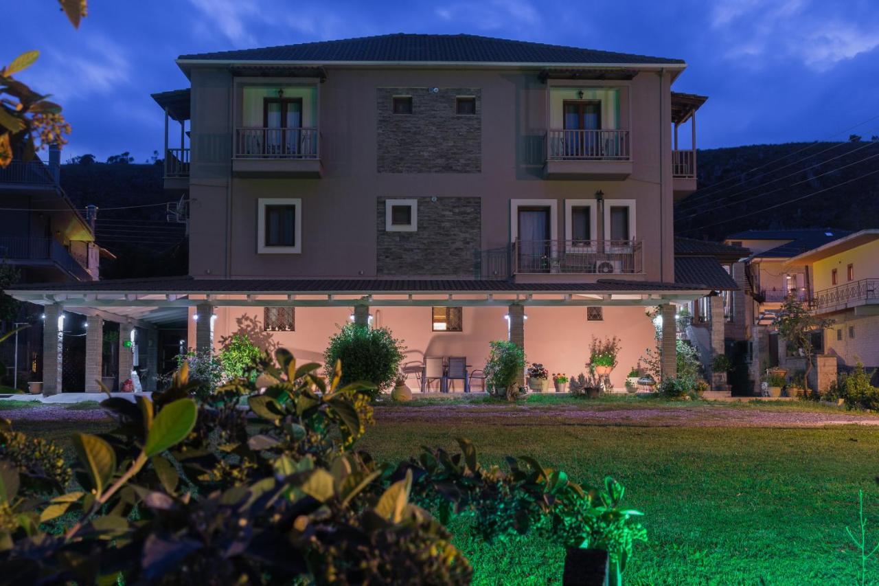 Akrolimnion Hotel Янина Екстериор снимка