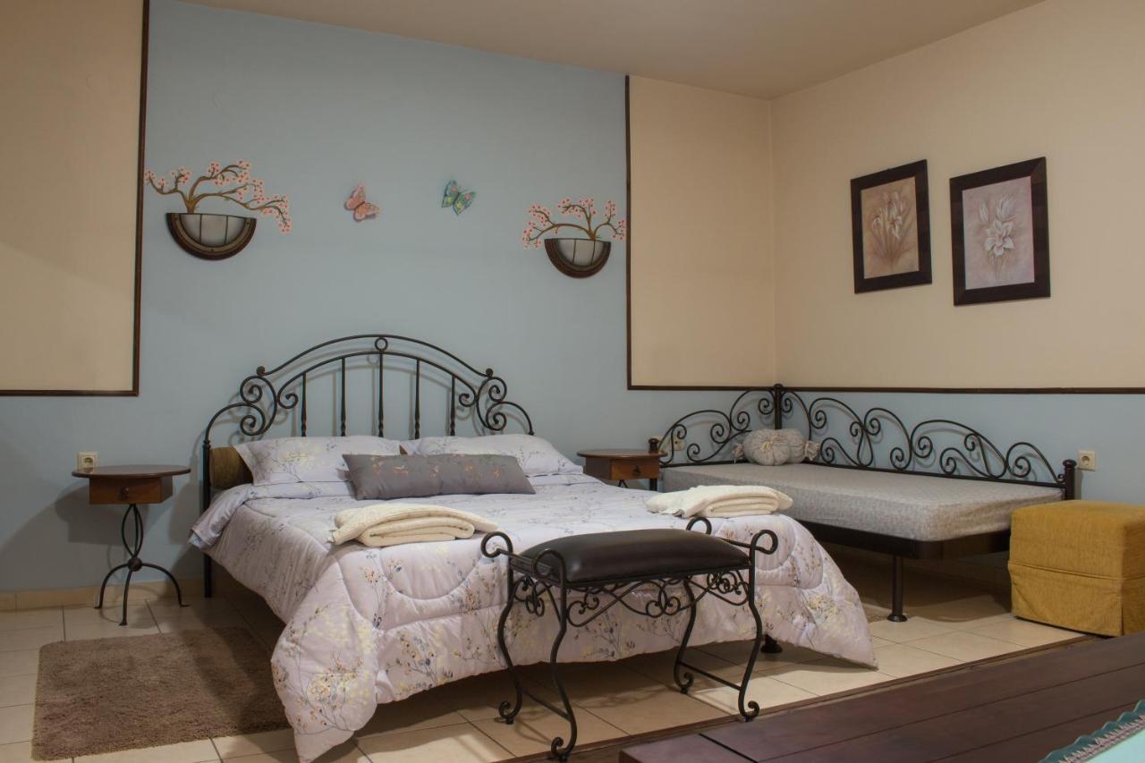 Akrolimnion Hotel Янина Екстериор снимка
